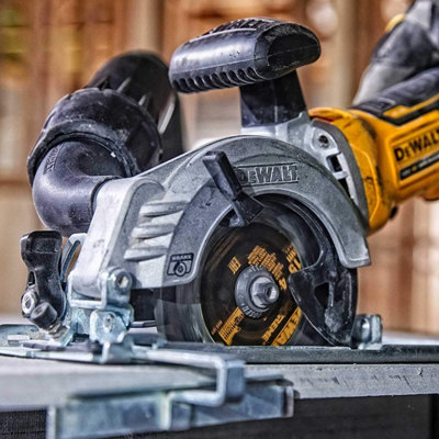 Dewalt dcs571n 18v xr brushless compact circular saw new arrivals