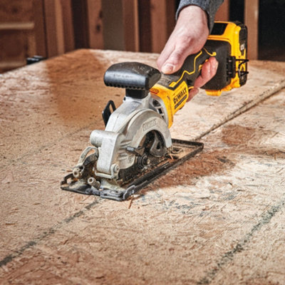 Dewalt circular deals saw 18v brushless