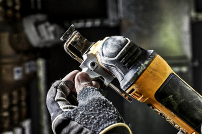 DEWALT DWE315B 240v Multi function tool