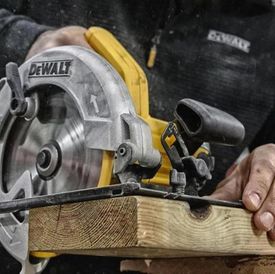 Dewalt DWE560K GB Compact Circular Saw Kitbox 184mm 1350W 240V DEWDWE560K