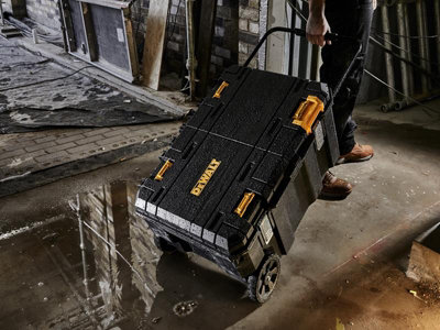 Dewalt tool deals chest on wheels