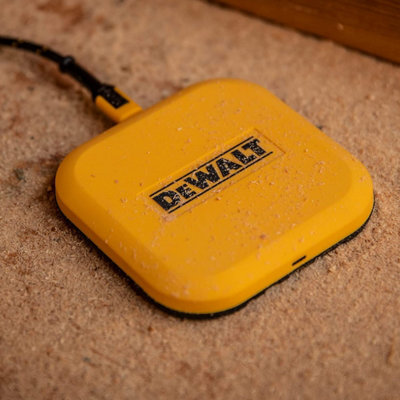 Dewalt Wireless QI Fast Charging Phone Charger Pad with Kevlar Type C USB Cable - 3