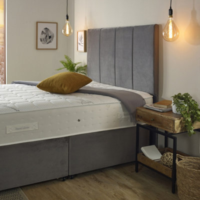 Diamond Collection 1000 Memory Foam and Pocket Spring Mattress 4ft6 Double (135cm x 190cm)