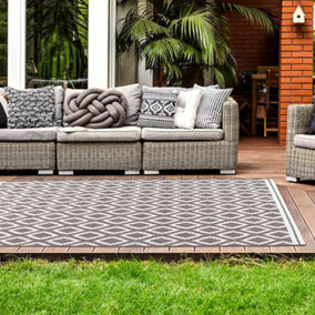 Diamond Pattern Garden Patio Rug - Weatherproof, Mould & Mildew Resistant Indoor Outdoor Mat - Silver, Measures 120 x 170cm