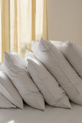 Surround pillow outlet