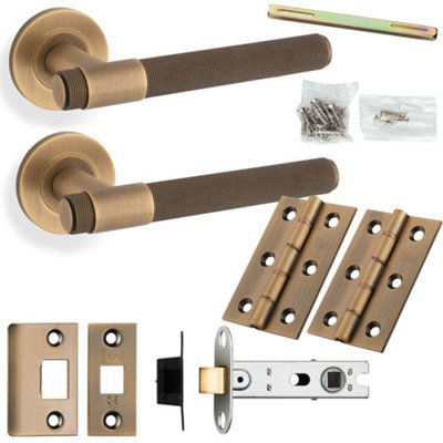 Door Handle & Latch Pack - Antique Brass - Modern Knurled Bar Lever On Round Rose