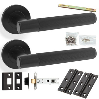 Door Handle & Latch Pack - Matt Black - Straight Reeded Lined Lever On Round Rose