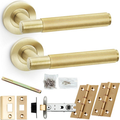 Door Handle & Latch Pack - Satin Brass - Straight Reeded Lined Lever On Round Rose