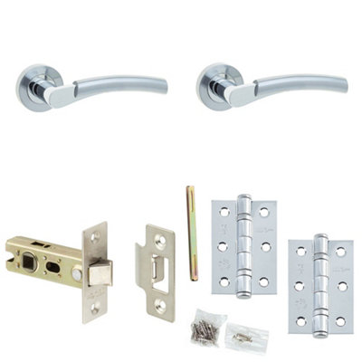 Door Handle & Latch Set Chrome Curved Premium Rounded Lever Round Plain On Rose