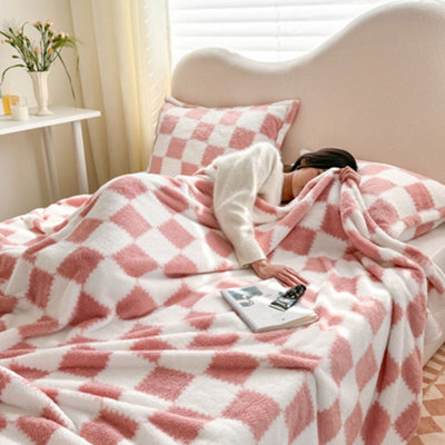 Double-Sided Pink and White Checkered Washable Plush Blanket