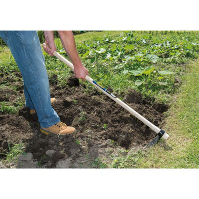 Draper Heavy-duty Digging Hoe with Hardwood Handle 85632