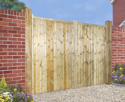 Drayton Square Top Tall Double Driveway Gate - Pressure Treated Scandinavian Redwood - W2400 x H1800 mm