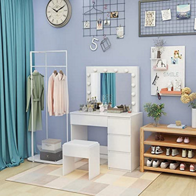 Girly 2024 dressing table