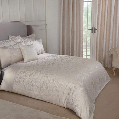 Duchess Jacquard Luxury Bedding Duvet Set Cream