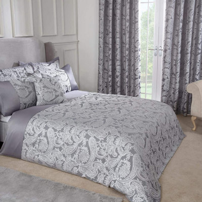 Duchess Jacquard Luxury Bedding Duvet Set Silver DIY at B&Q