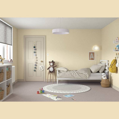 Dulux Trade Diamond Matt Emulsion Buttermilk 5Ltr
