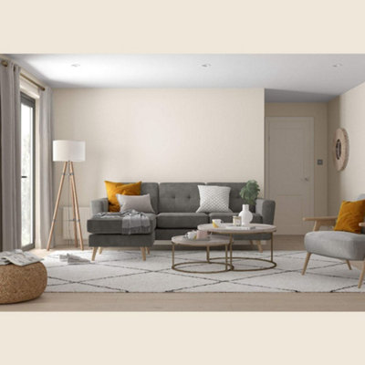Dulux Trade Vinyl Matt Emulsion Almond White 2.5Ltr