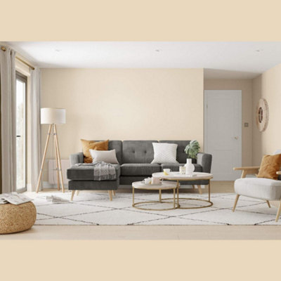 Dulux Trade Vinyl Matt Emulsion Ivory 2.5Ltr