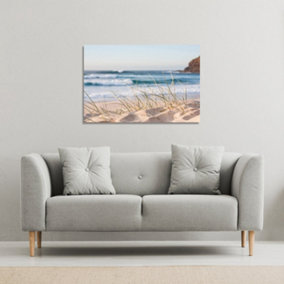 dune grass in Australia with turquoise surf waves of the pacific ocean (Canvas Print) / 152 x 101 x 4cm