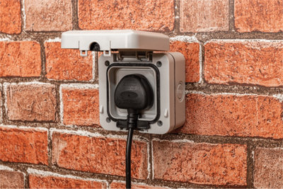 Eagle E341E Weatherproof Outdoor Socket Box 13A 1 Gang Single Unswitched Socket IP66 - Grey