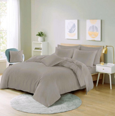 Easy Care Polycotton Plain Dyed Duvet Cover Set DIY at B&Q