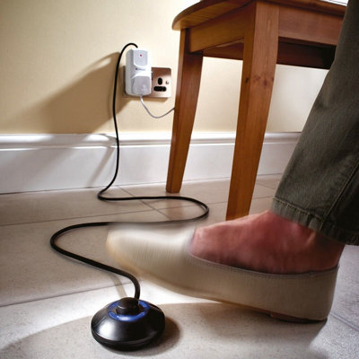 Easy Foot Controlled Switch for UK Mains 3 Pin Socket with 1.55m Cable & LED Power Indicator - Plug Unit Measures 13 x 6.2 x 4.5cm