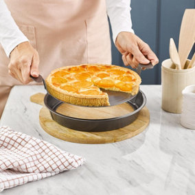 Easy Lift Baking Pan - Non-Stick Carbon Steel Round Bakeware Dish Tin with Handled Lifting Base - H4 x 28cm Diameter