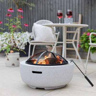 Charcoal fire outlet pit