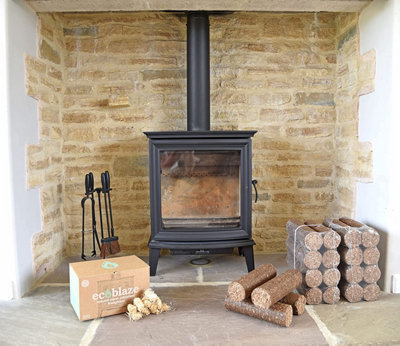 Ecoblaze Aspen Wood Briquettes 8 Pack 10kg Easy to Use and Long Burn  Duration | DIY at Bu0026Q
