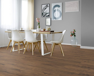 EGGER PRO Aqua+ Classic 8mm Dark Dunnington Oak EPL075 Laminate Flooring 1.99m² Pack