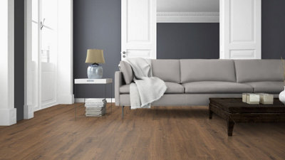 EGGER PRO Aqua+ Classic 8mm Dark Dunnington Oak EPL075 Laminate Flooring 1.99m² Pack - 4