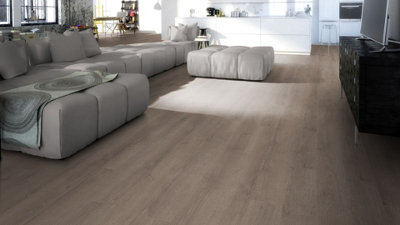 EGGER PRO Aqua+ Classic 8mm Dark Newbury Oak EPL047 Laminate Flooring 1.99m² Pack - 6