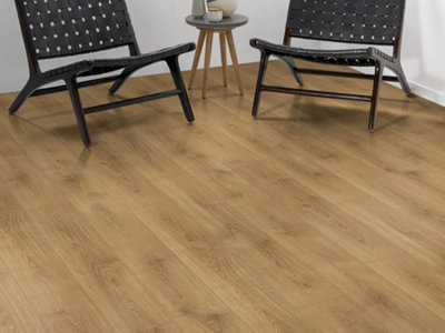 EGGER PRO Aqua+ Classic 8mm Natural North Oak EPL208 Laminate Flooring 1.99m² Pack - 8
