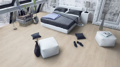EGGER PRO Aqua+ Classic 8mm White Newbury Oak EPL045 Laminate Flooring 1.99m² Pack - 3