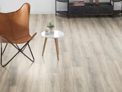 EGGER PRO Classic 7mm Bardolino Oak Grey EPL036 Laminate Flooring 2.49m² Pack - 8