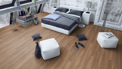 EGGER PRO Classic 7mm Mansonia Walnut EPL109 Laminate Flooring 2.49m² Pack
