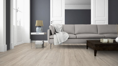 EGGER PRO Classic 7mm White Corton Oak EPL051 Laminate Flooring 2.49m² Pack - 6