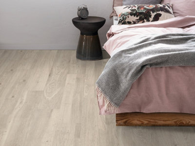 EGGER PRO Classic 7mm White Corton Oak EPL051 Laminate Flooring 2.49m² Pack - 8