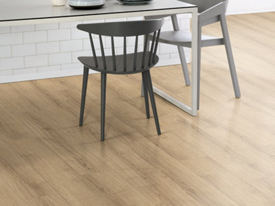 EGGER PRO Classic 8mm Light Brown Sherman Oak EPL204 Laminate Flooring 1.99m² Pack - 8