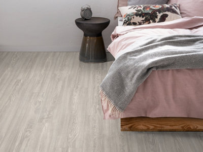 EGGER PRO Classic 8mm Light Grey Soria EPL178 Oak Laminate Flooring 1.99m² Pack - 8