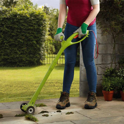 Electric Weed Sweeper Clears Drives Patios and Paving of Weeds Moss and Dirt - 140 Watts (Weed Sweeper & 4 Brushes)