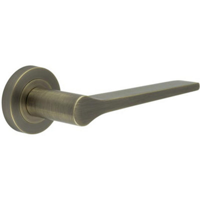 Elegant Antique Brass Door Handle for Timeless Interiors - Interior Handle