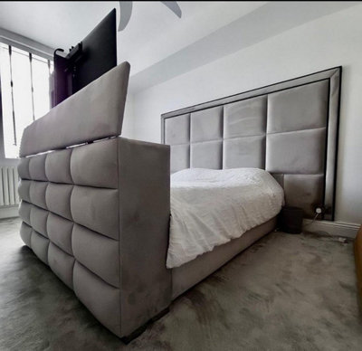 Elegant King Size TV Bed (Grey)