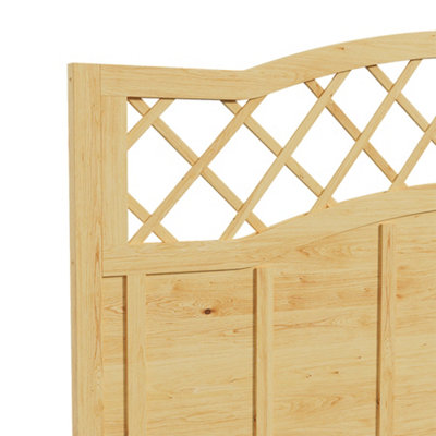 Elegant Lattice Top Wooden Fence Panel Classic Garden Privacy