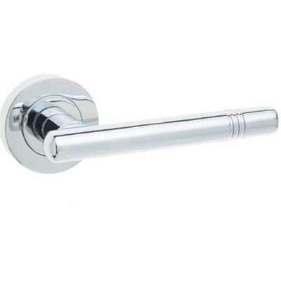 Elegant Polished Chrome Door Handle for Modern Homes - Interior Handle