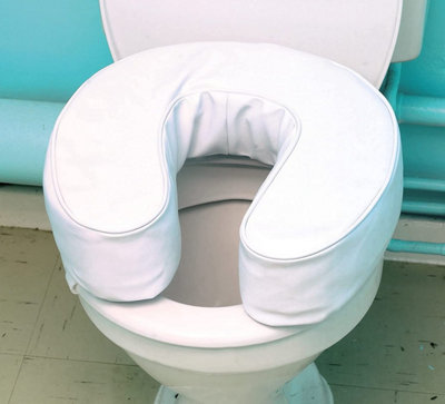 Cushioned raised toilet clearance seat