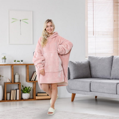 Sherpa wearable outlet blanket