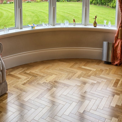 Engineered Flooring, Smooth Oak Herringbone, 18/5mm x 90mm x 400mm, Smooth Lacquered