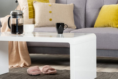 Enzo White High Gloss Rectangular Coffee Table with Sleek Simple Minimalist Design and Curved Edges for Living Rooms