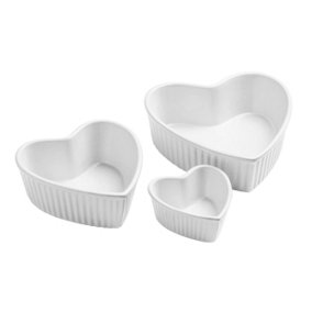 Essentials by Premier Set Of Four Amour Heart Shape White Dishes